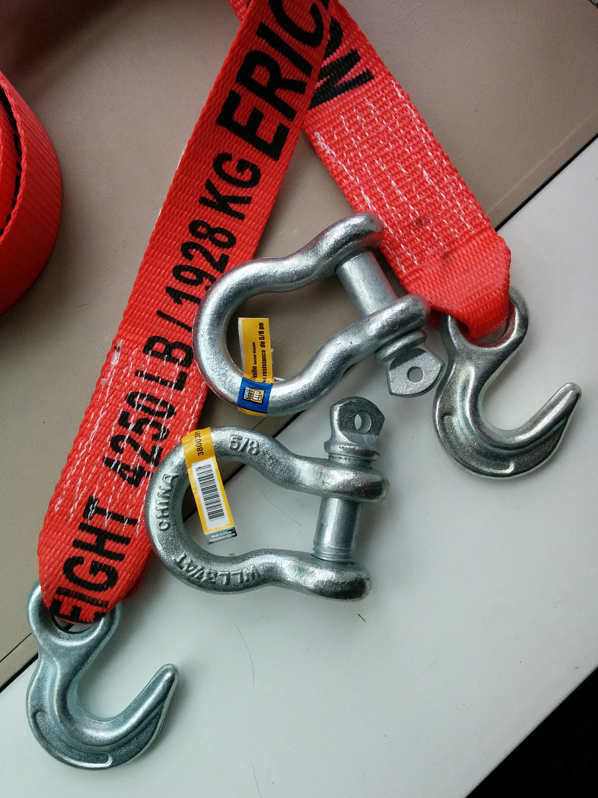 Recovery straps and shackles Vancouver Island Off Road